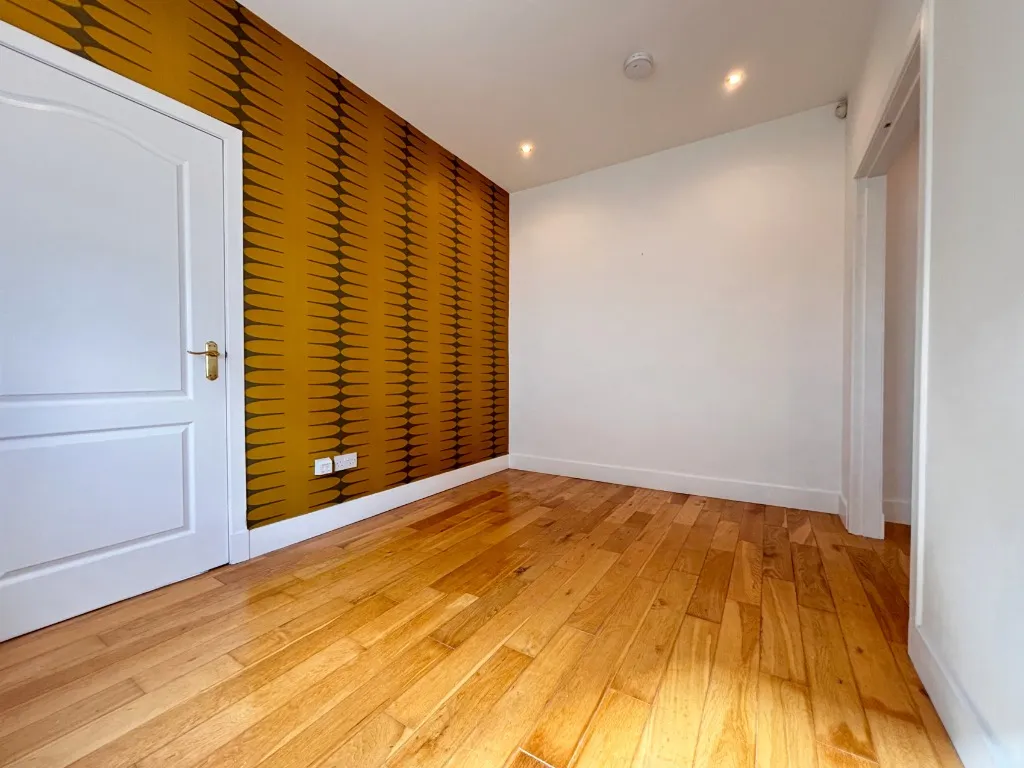 Dunlop Crescent, South Lanarkshire, Bothwell, G71 8SG, photo 8