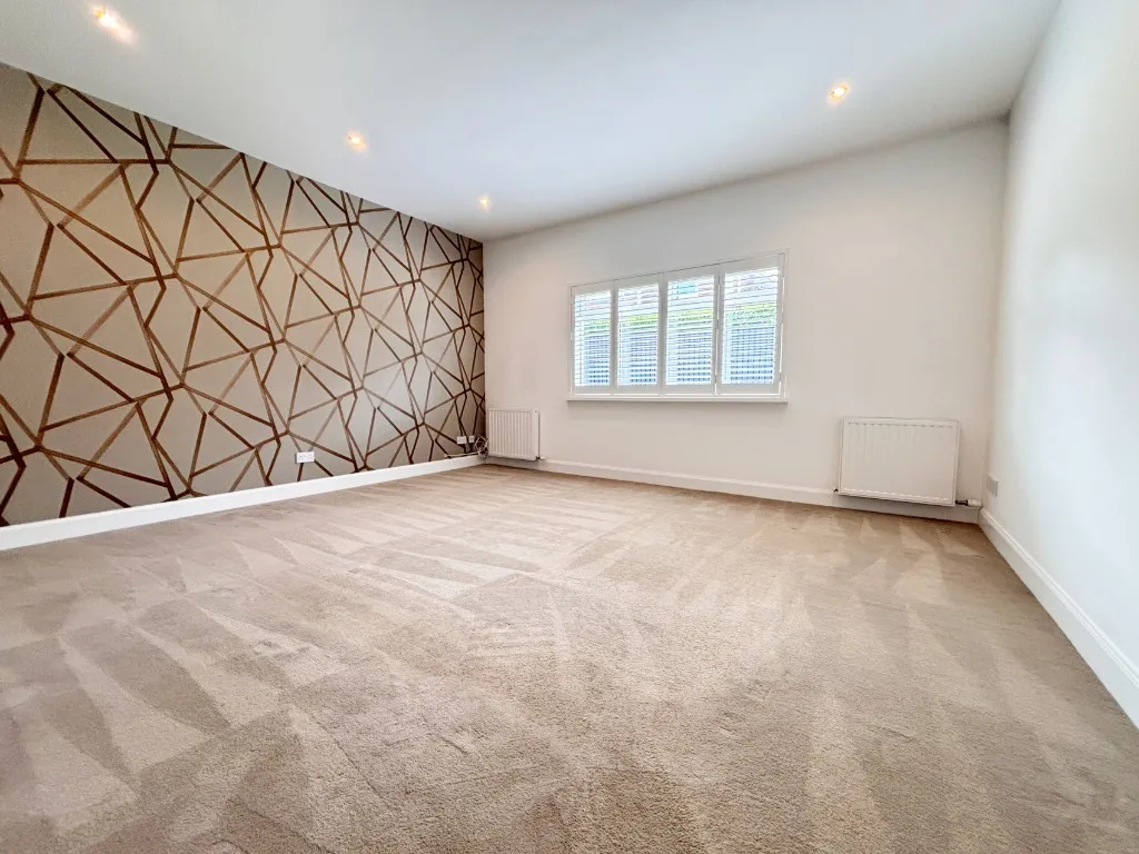 Dunlop Crescent, South Lanarkshire, Bothwell, G71 8SG, photo 2