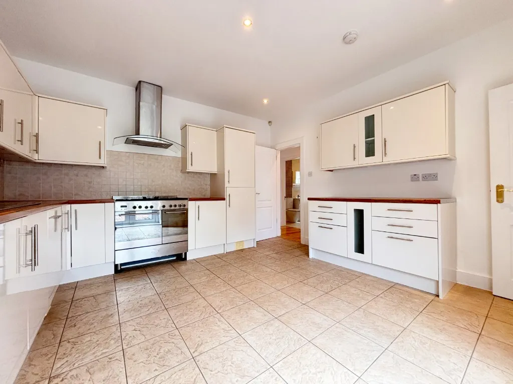 Dunlop Crescent, South Lanarkshire, Bothwell, G71 8SG, photo 6