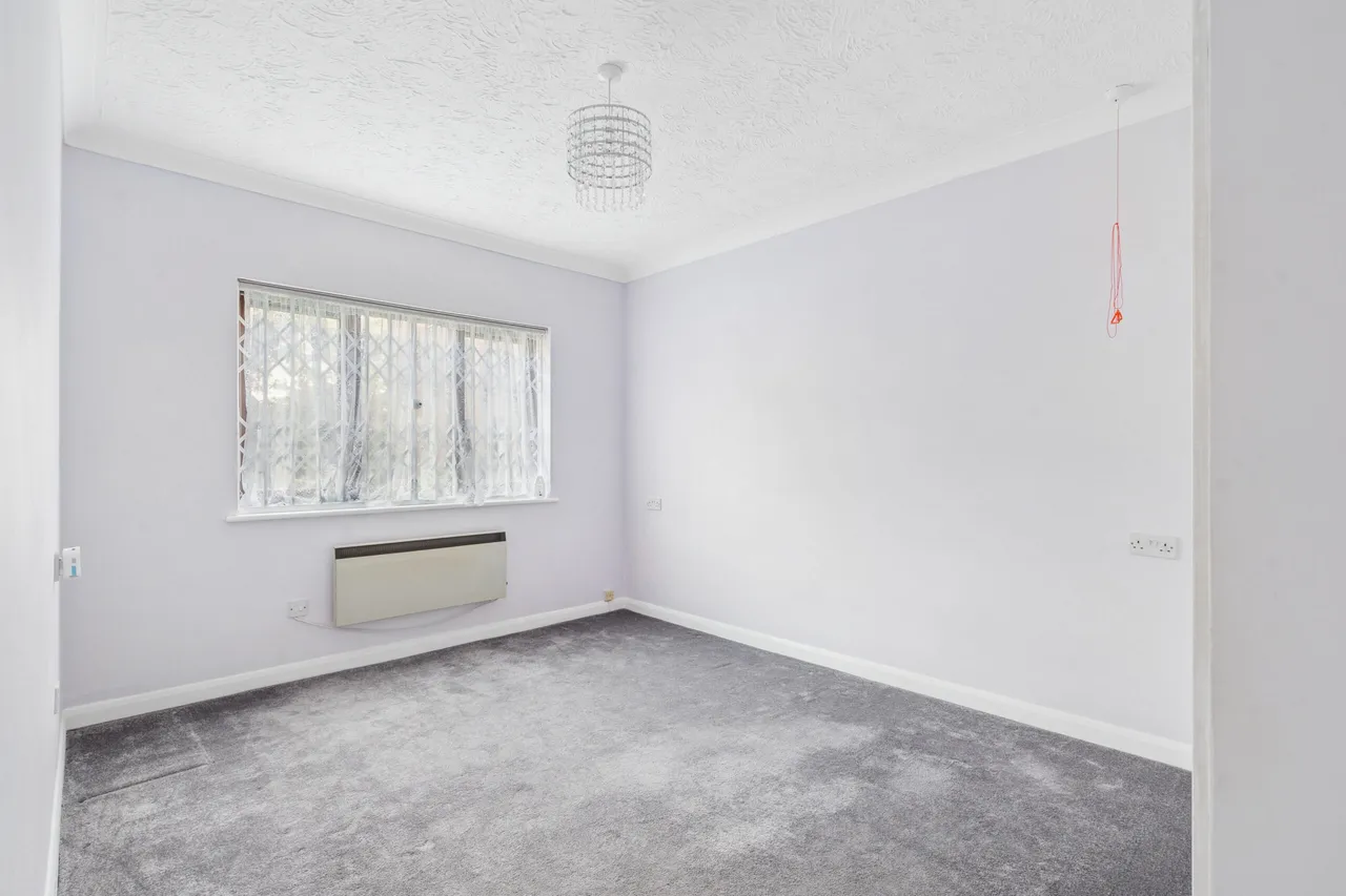 High Street, Bushey, WD23, photo 8