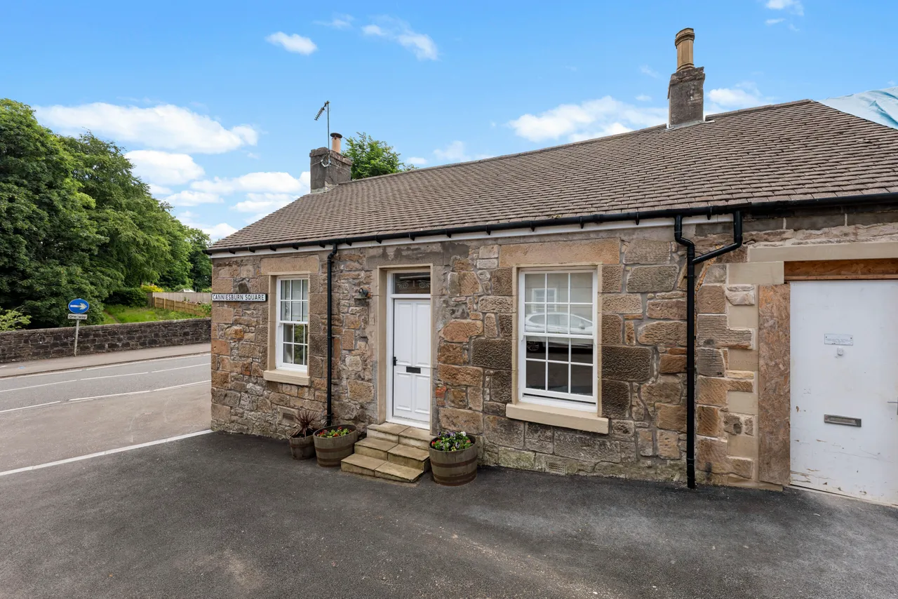2 bed house for sale — 1 Canniesburn Square, Bearsden, G61 1QW