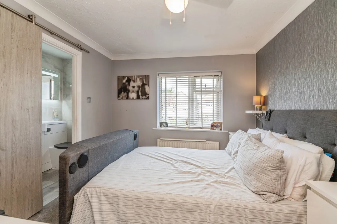 Douglas Close, GRAYS, Essex, RM16, photo 7