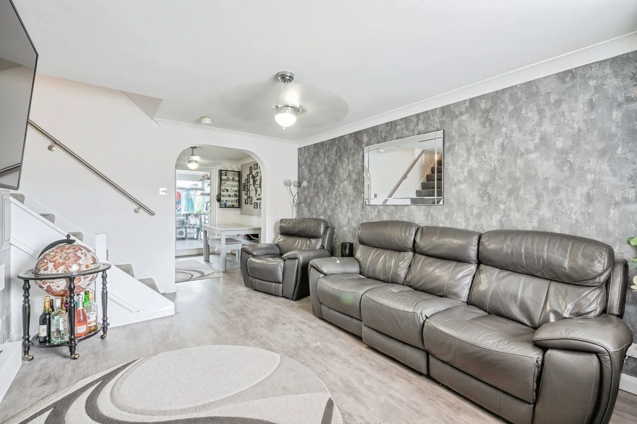 Douglas Close, GRAYS, Essex, RM16, photo 17