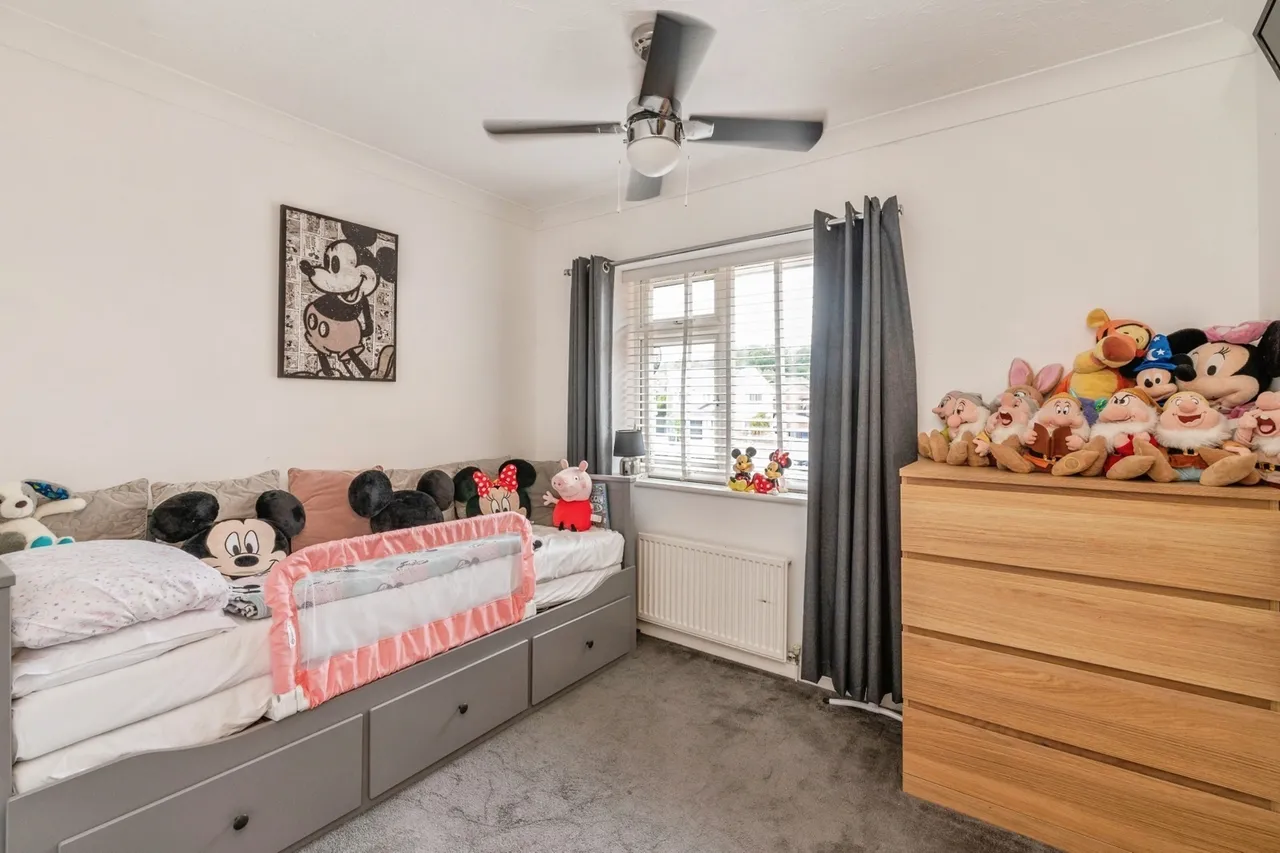Douglas Close, GRAYS, Essex, RM16, photo 10