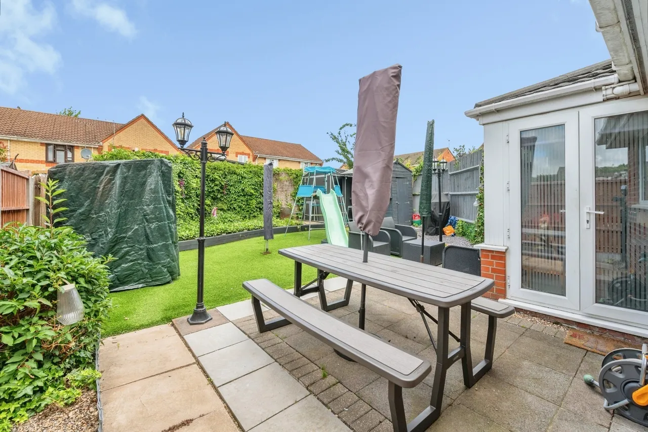 Douglas Close, GRAYS, Essex, RM16, photo 13