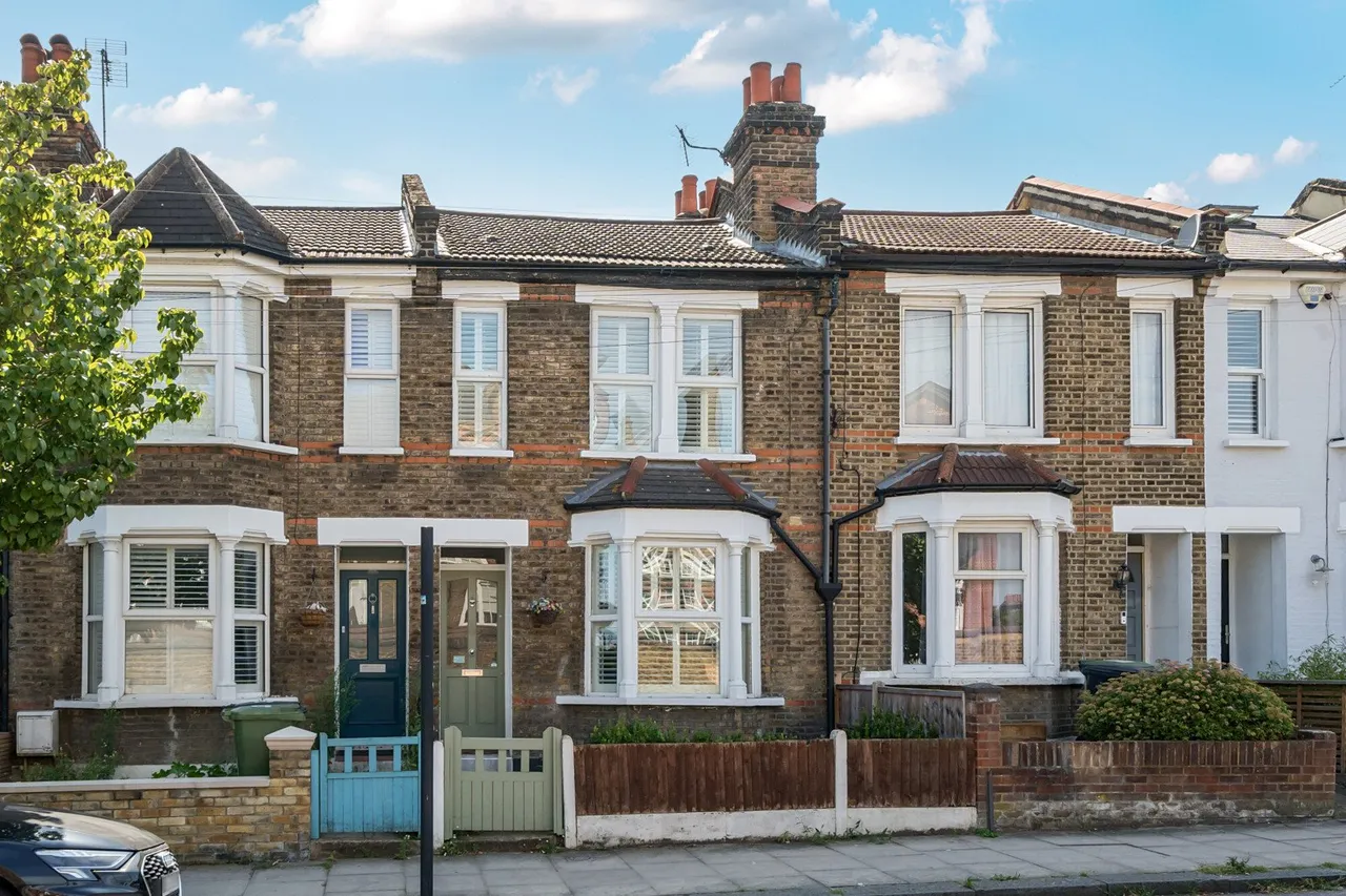 3 bed house for sale — Pascoe Road, SE13