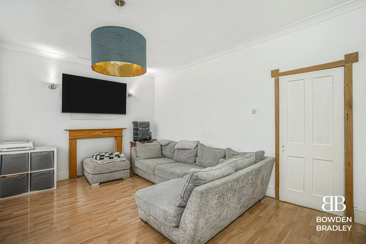 Empress Avenue, Ilford, IG1, photo 3