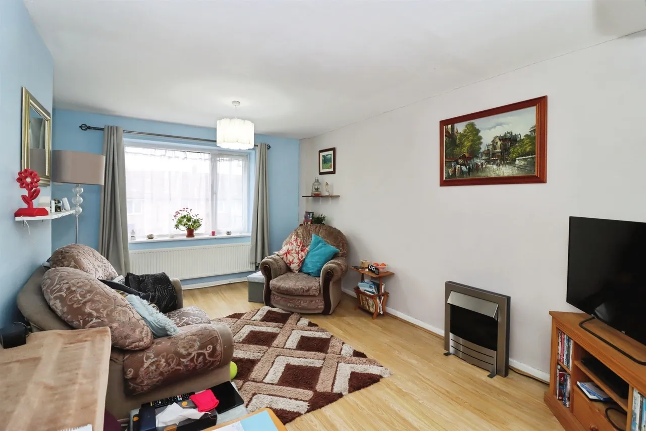 Springfield Crescent, Bolsover, S44, photo 5