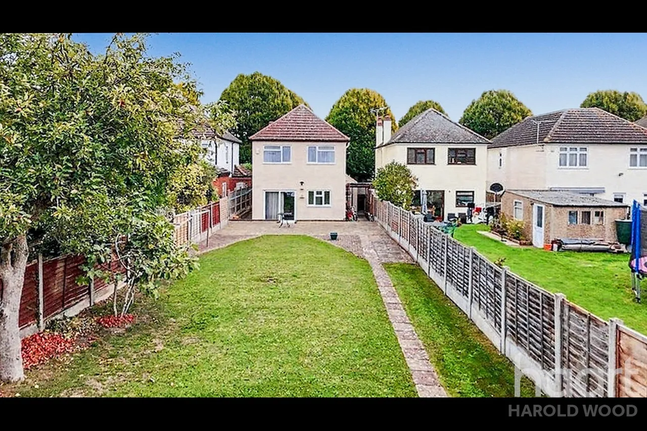 Avenue Road, Harold Wood, RM3, photo 19