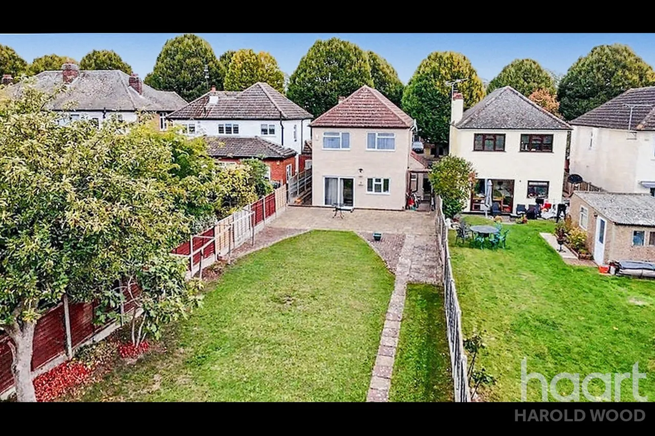 Avenue Road, Harold Wood, RM3, photo 20