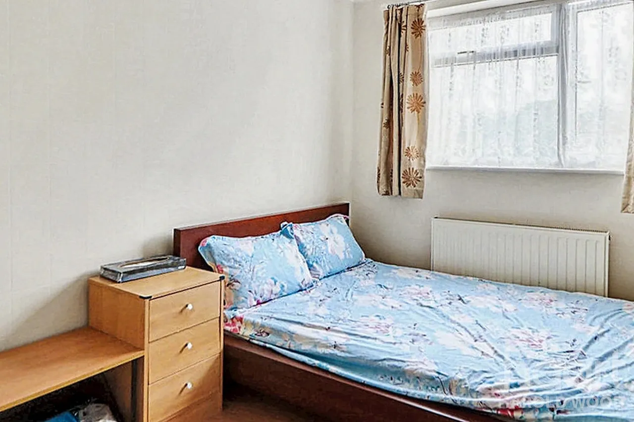 Avenue Road, Harold Wood, RM3, photo 14