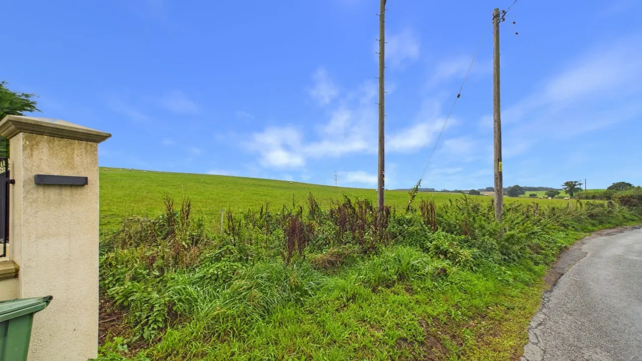 West Winds County Lane, Kingswood, WV7, photo 57