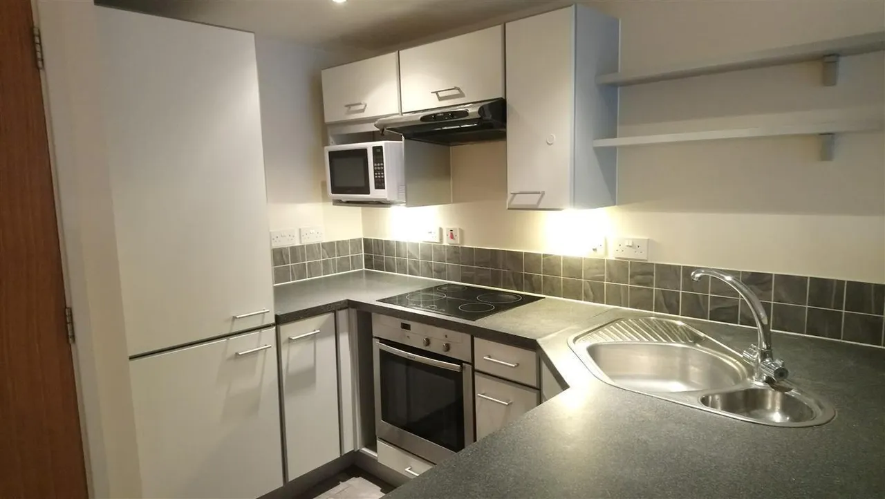 Beckhampton Street, Swindon, SN1, photo 5