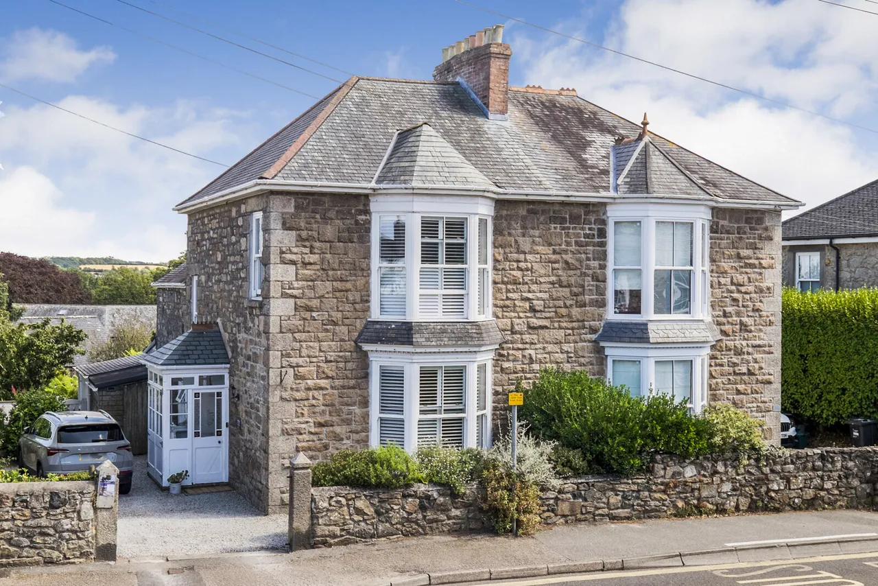 4 bed house for sale, Fore Street, Lelant, TR26