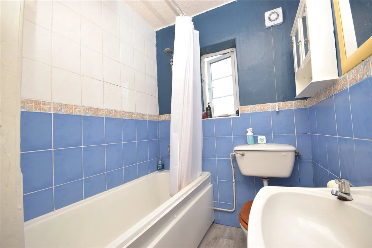 New Adel Lane, Leeds, LS16, photo 5