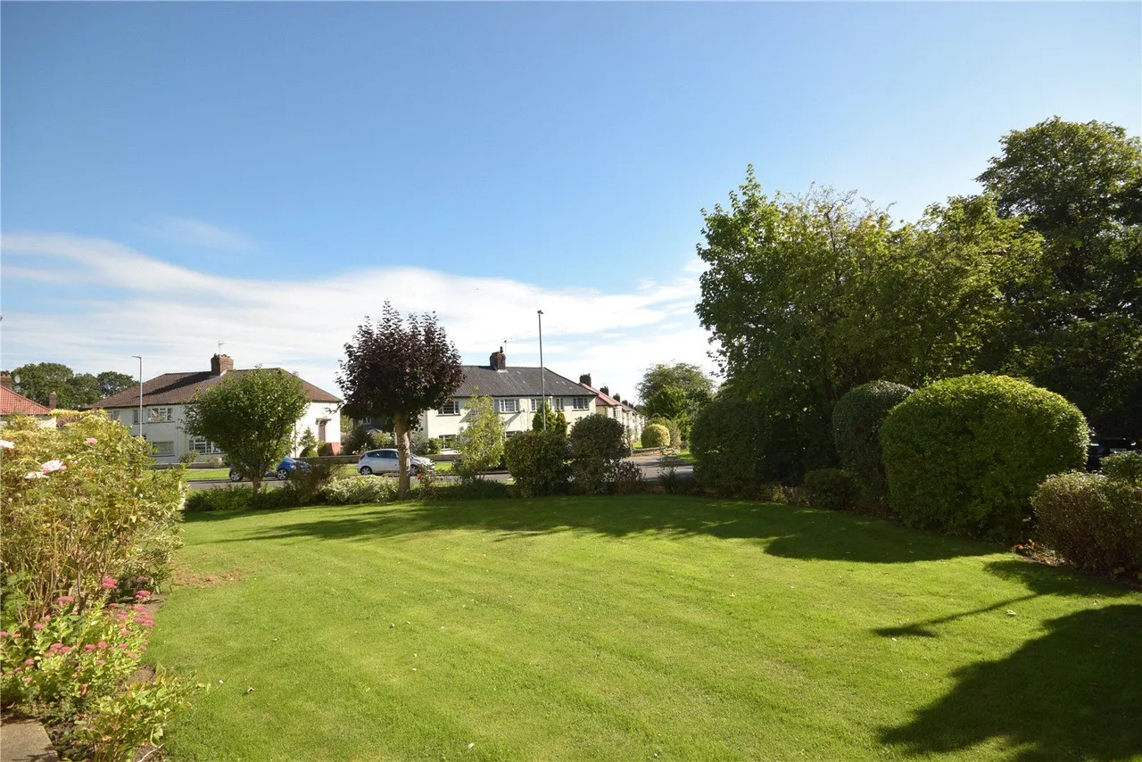 New Adel Lane, Leeds, LS16, photo 7