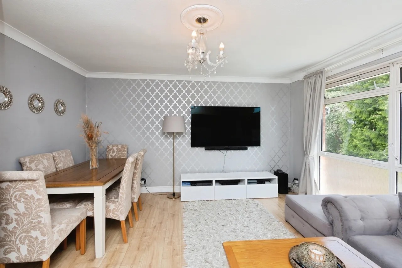 The Avenue, Lightwater, GU18, photo 15