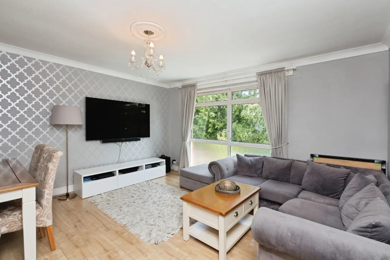2 bed flat for sale, The Avenue, Lightwater, GU18