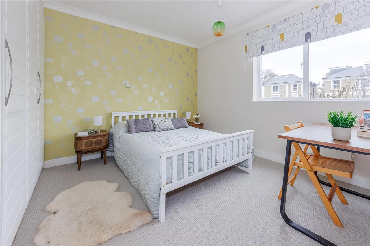 Haverstock Hill, London, NW3, photo 4
