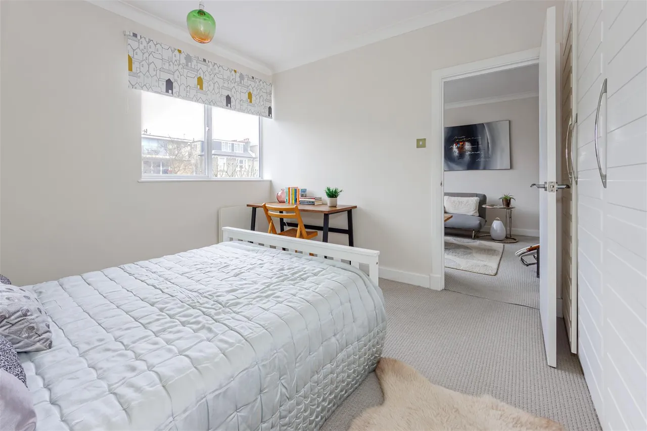 Haverstock Hill, London, NW3, photo 5