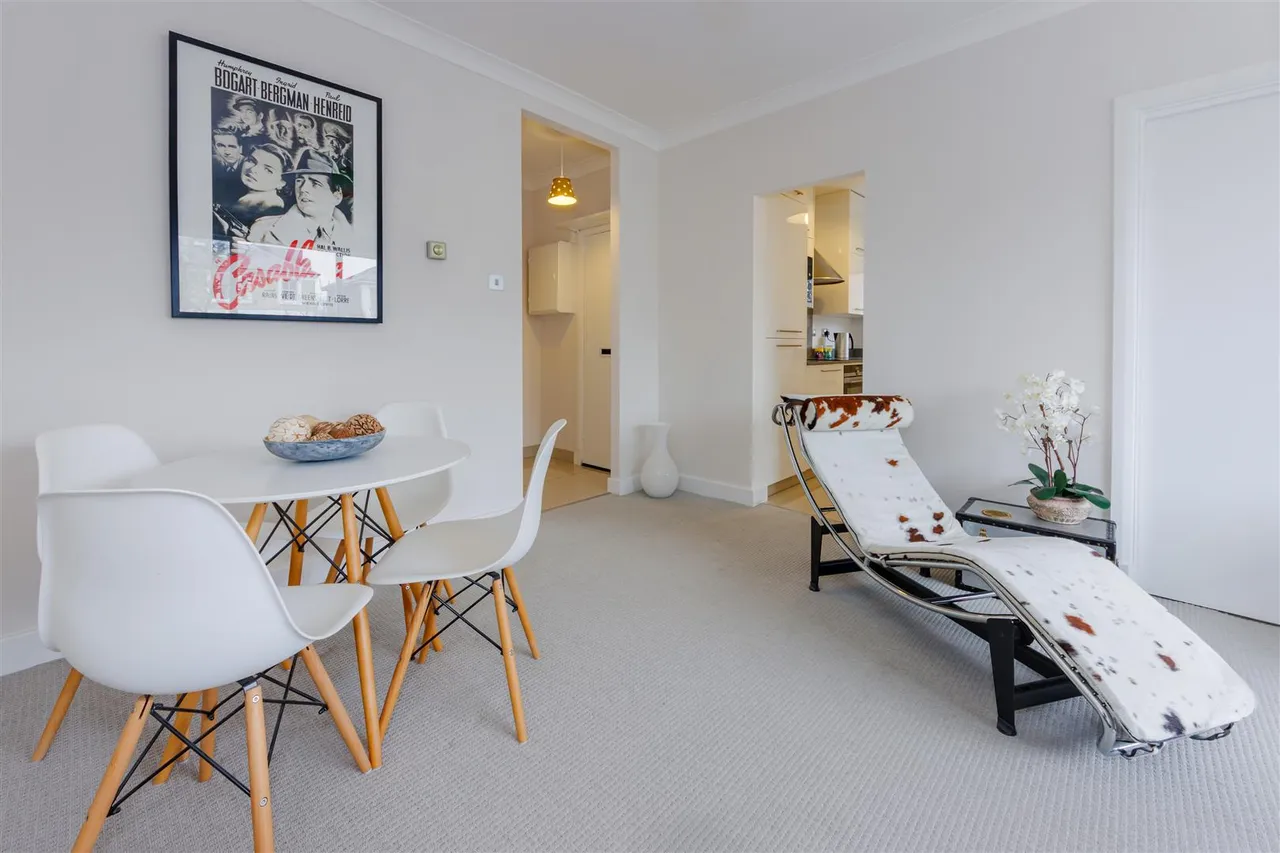 Haverstock Hill, London, NW3, photo 3