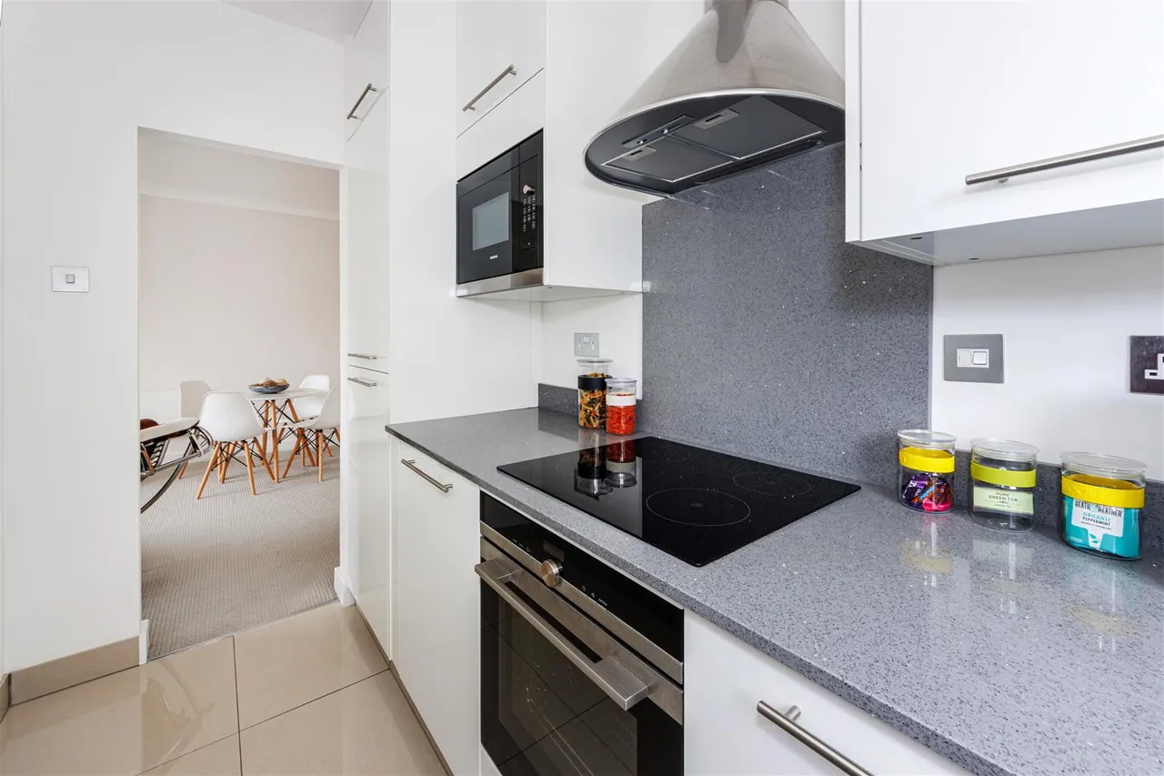 Haverstock Hill, London, NW3, photo 8