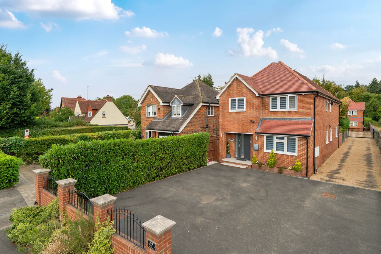 5 bed house for sale — Lower Road, Gerrards Cross, SL9