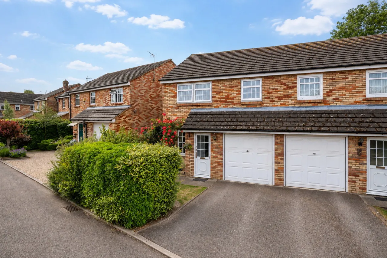 3 bed house for sale, Old Farm, Pitstone