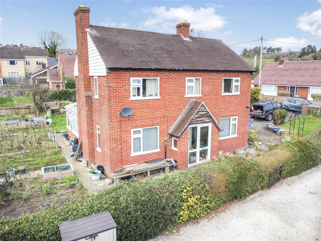 3 bed house for sale, Garden Lane, Newtown