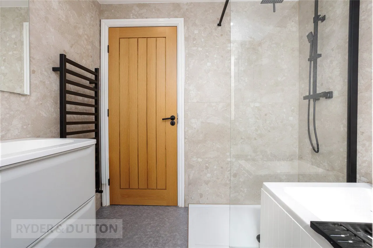 Broadway, Chadderton, OL9, photo 25
