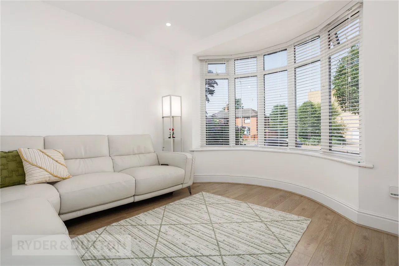 Broadway, Chadderton, OL9, photo 10