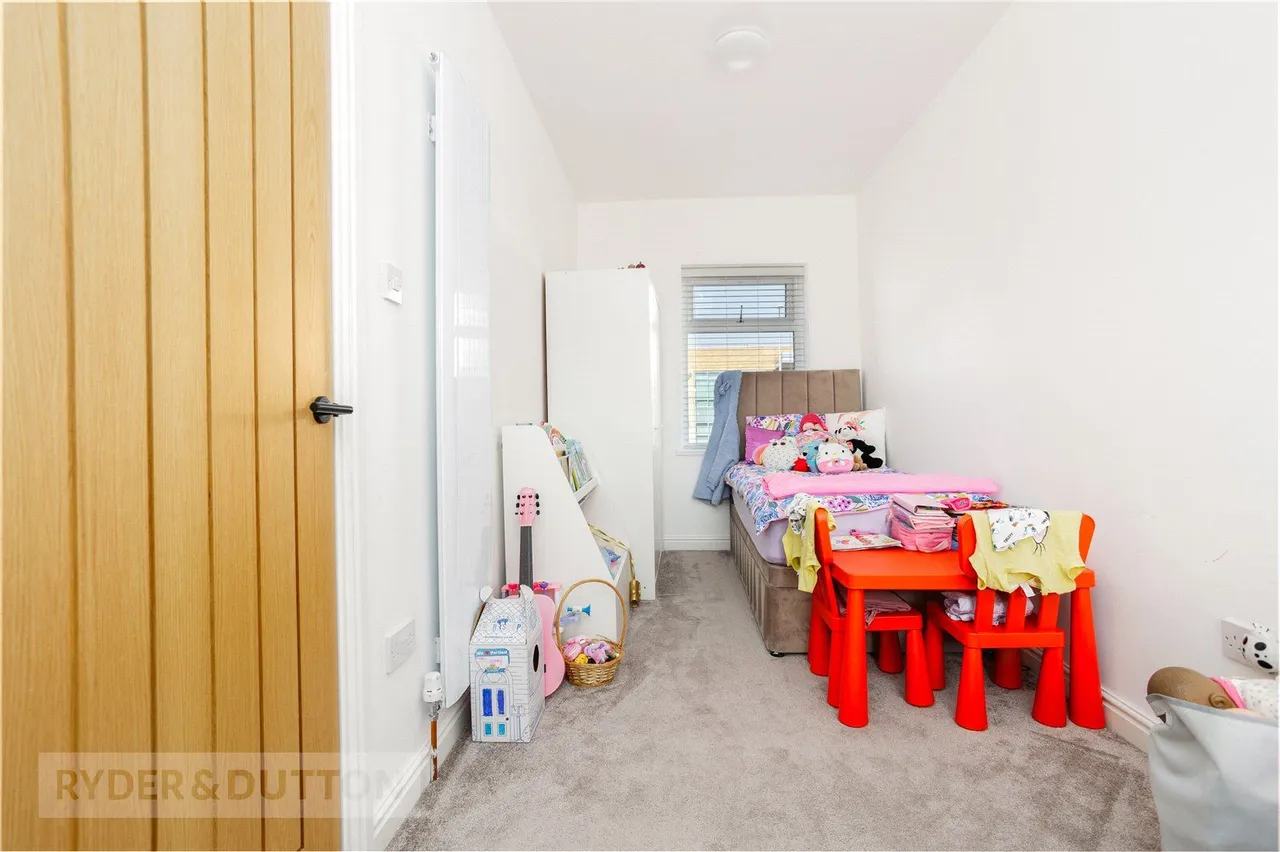Broadway, Chadderton, OL9, photo 21