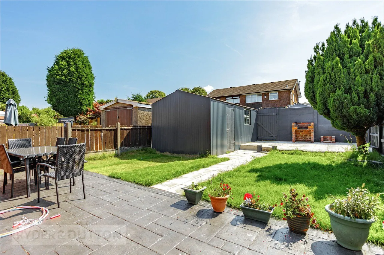 Broadway, Chadderton, OL9, photo 5