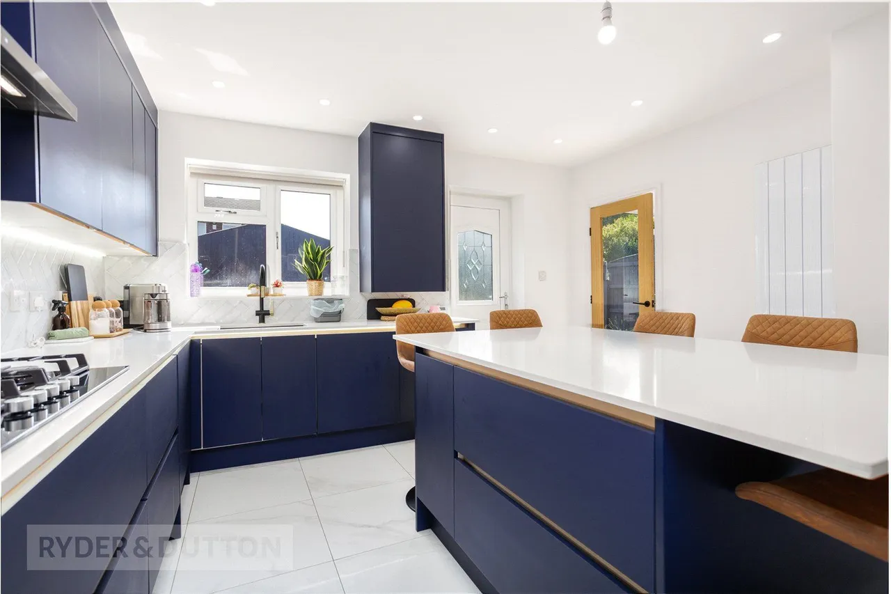 Broadway, Chadderton, OL9, photo 6