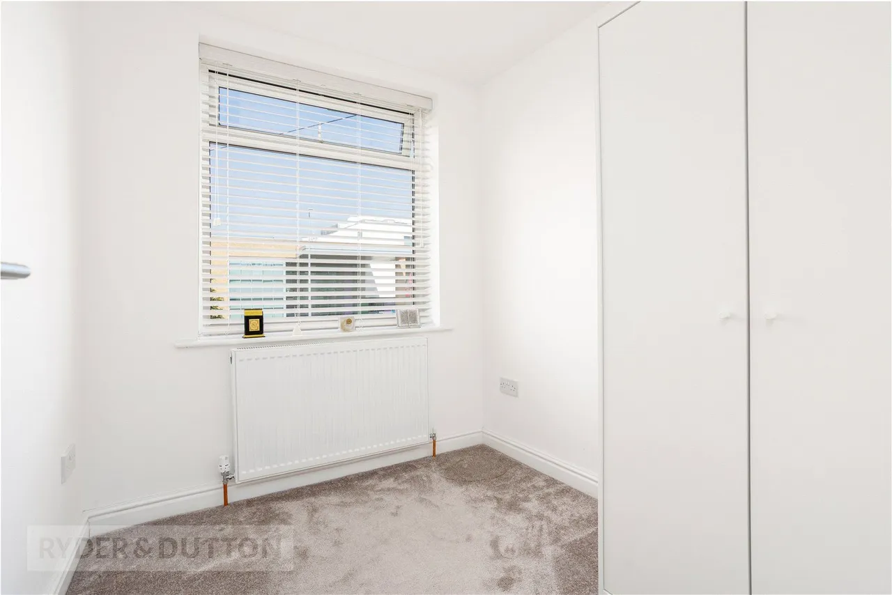 Broadway, Chadderton, OL9, photo 22