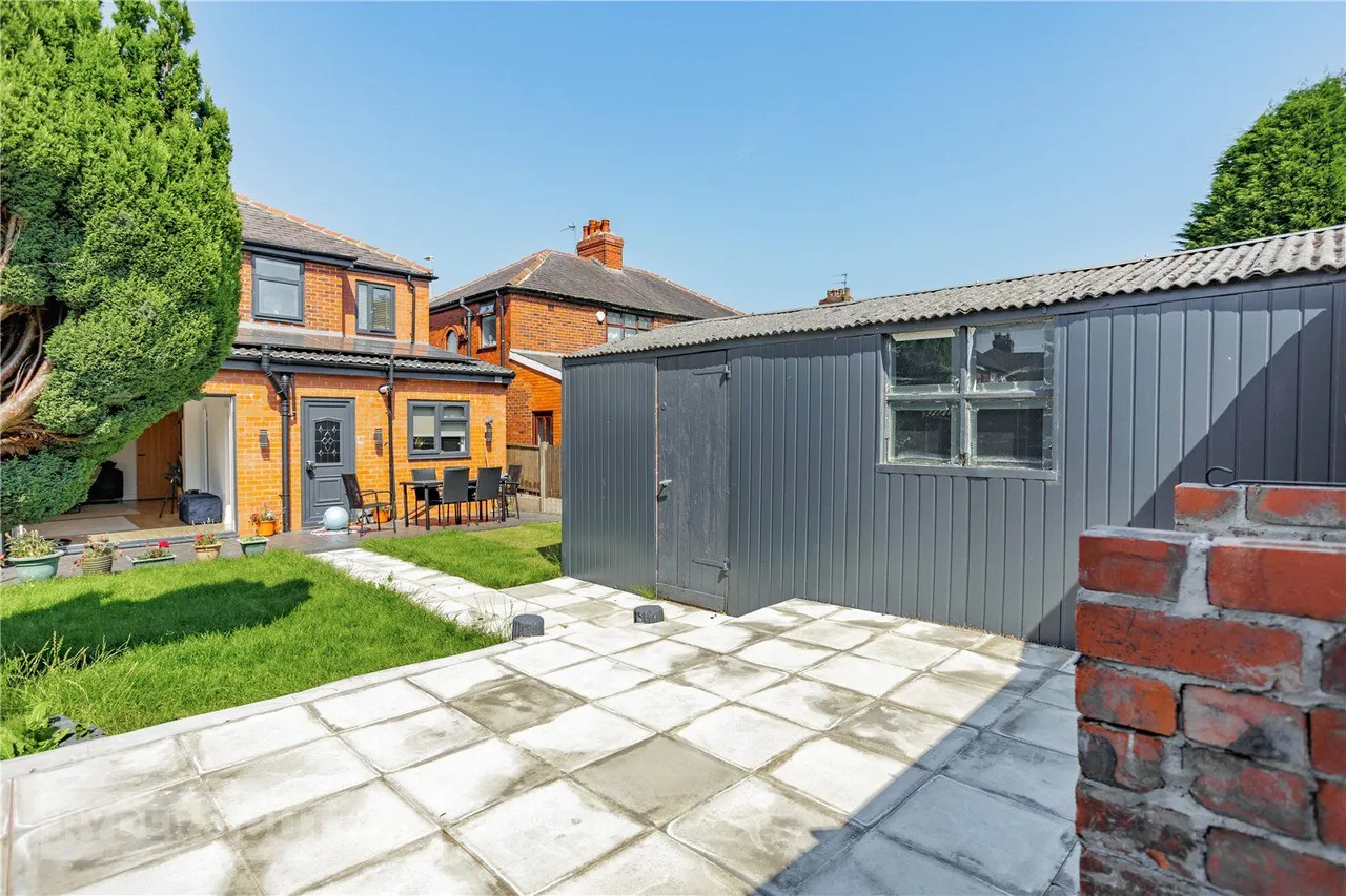 Broadway, Chadderton, OL9, photo 30