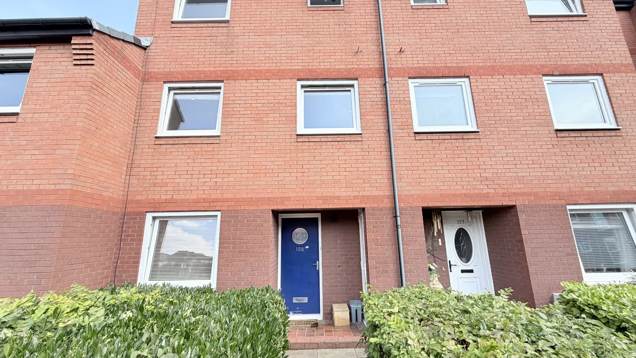 3 bed house to rent — Princes Reach, Ashton-on-Ribble, Preston, Lancashire, PR2 2GD