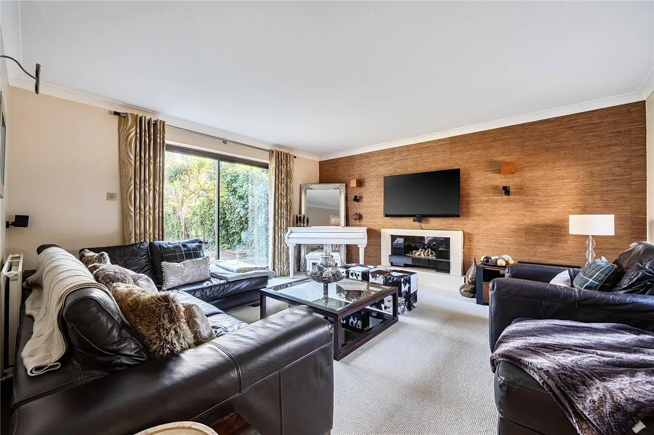 Ruskin Court, Crowthorne, Berkshire, RG45 6DD, photo 5