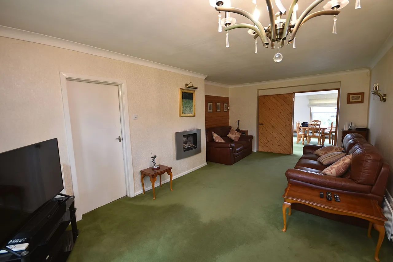 Bollinbarn Drive, Macclesfield, photo 6