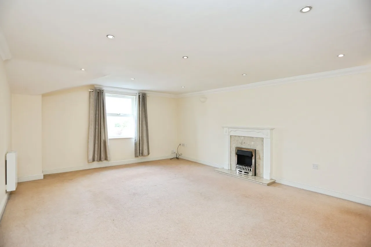 Heaton Moor Road, Stockport, SK4, photo 13