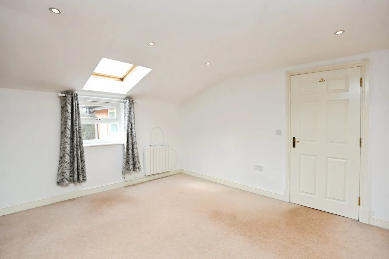Heaton Moor Road, Stockport, SK4, photo 4