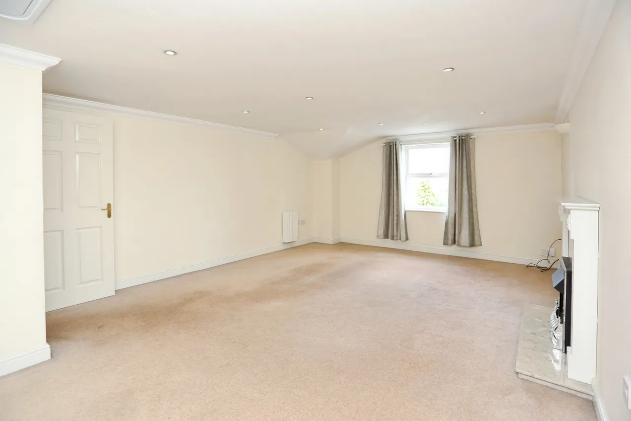Heaton Moor Road, Stockport, SK4, photo 3