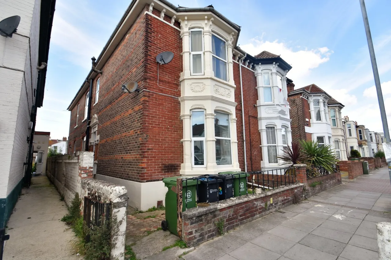 2 bed flat to rent, Copnor Road, Copnor, PO3