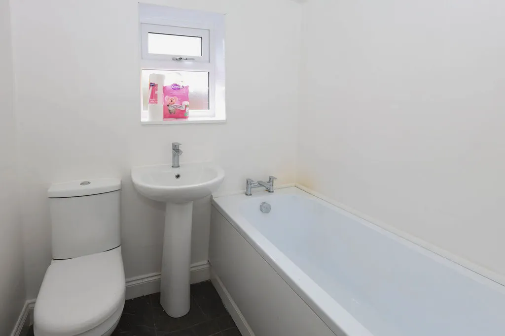 Sarah Butterworth Street, Rochdale OL16 5EW, photo 8