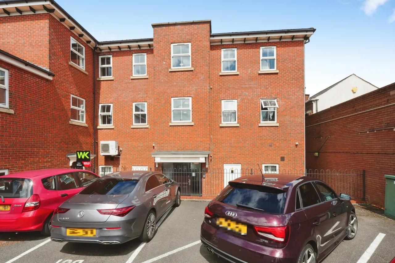 2 bed flat for sale, Creed Way, West Bromwich, B70