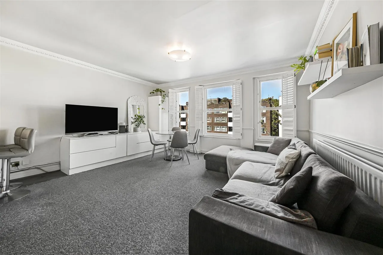 2 bed flat for sale — Belsize Grove, London NW3 4UP
