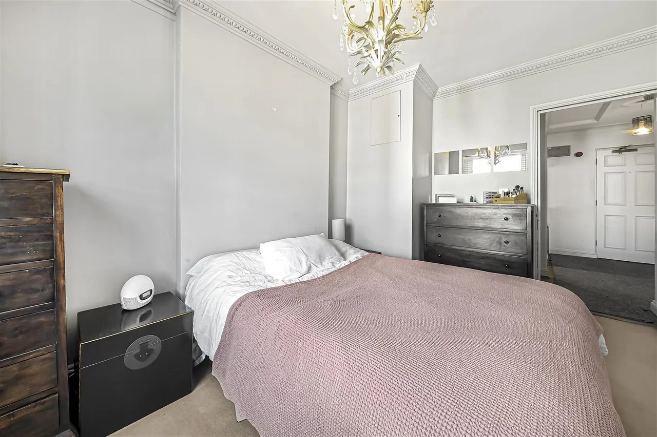 Belsize Grove, London NW3 4UP, photo 12