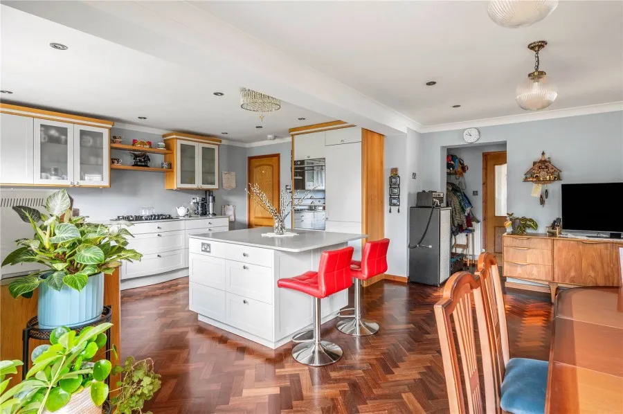 with 4 bedrooms in Steeple Bumpstead, Haverhill, CB9, photo 3