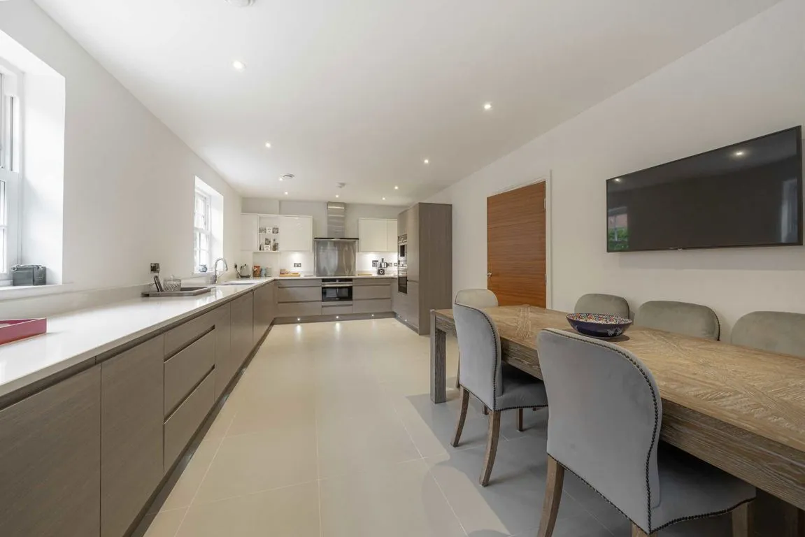 Queens Road, Weybridge, KT13, photo 3