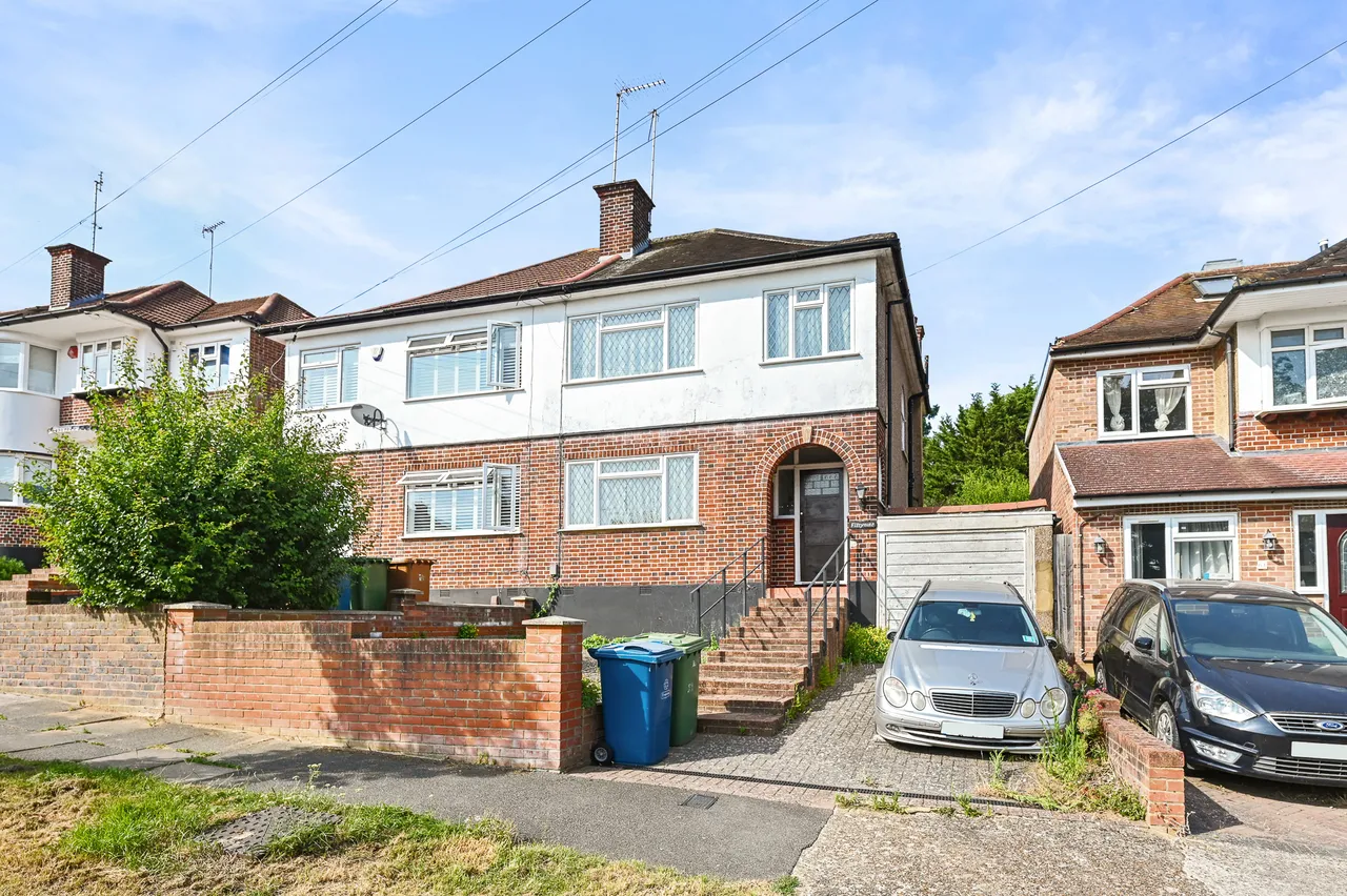 3 bed house for sale, The Ridgeway, North Harrow, HA2
